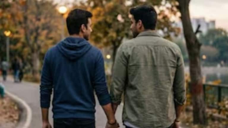 लेकाच्या समलैंगिक प्रेमसंबंधाला विरोध, प्रियकराने मित्राच्या आईला संपवलं, पुढे भयंकर... crime news