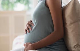 पुण्यात आली अन्... अवघ्या 14 वर्षीच्या अल्पवयीन मुलीने दिला बाळाला जन्म 14 year old girl from uttarakhand who had come to pune given birth to a baby a case including charges under pocso act registered against newborns father