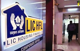 Govt Jobs : पदवीधरांसाठी LIC मध्ये नोकरीची संधी, मिळणार 40 हजार पगार, 'असा' करा अर्ज Government Job