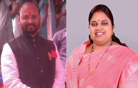 कल्याण : कार्यकर्त्यांसमोरच नगरसेविकेने जिल्हाध्यक्षांना लगावली कानशिलात, काँग्रेसमधील अंतर्गत मतभेद चव्हाट्यावर Kalyan Congress Dispute