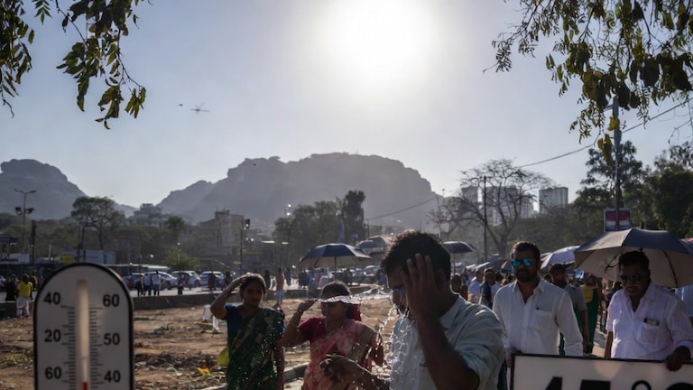 Maharashtra Weather : हवामानात मोठा बदल, सूर्यदेव आग ओकणार, 'हे' जिल्हे होरपळून निघणार Maharashtra Weather