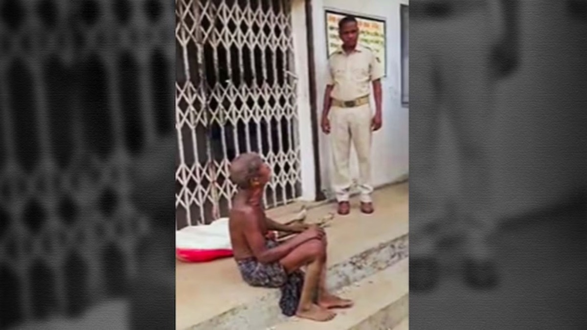 Man takes sister's skeleton to bank​​​​​​​ 