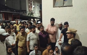 पुणे हादरलं! चार वर्षीय चिमुरडीची बलात्कार करुन निर्घृण हत्या, शेणात लपवला मृतदेह, गावकरी आक्रमक Pune Crime