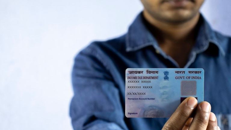 Personal Finance: Post Office मध्ये मोठा बदल, Pan Card आवश्यक नाहीतर तुमचे पैसे... Mumbai Tak
