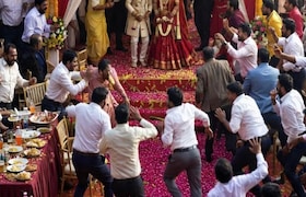 लग्नसोहळ्यात गाण्याची फर्माईश करताच गोंधळ, नवरदेवाच्या काकासोबत भयंकर ... Crime News