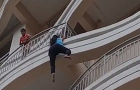 पुणे : नवऱ्यासमोर बायकोची आठव्या मजल्यावरून उडी, थरकाप उडवणारा Video Pune suicide