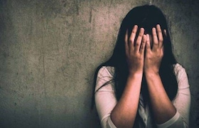 बीड : भोळसर मुलीवर चुलत भावाचा अत्याचार, बापाला अटक, डॉक्टरचा बीपी वाढला! Beed Crime News