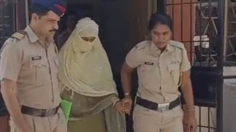 बांगलादेशी तरुणी इन्स्टाग्रामवरील प्रेमाला शोधत थेट जळगावात, विना व्हिसा भारतात केली घुसखोरी Jalgoan crime