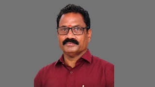 महाराष्ट्र हादरला, सरकारी अधिकाऱ्यासमोर RTI कार्यकर्त्याची हत्या, नेमकं प्रकरण काय? Mumbai Tak