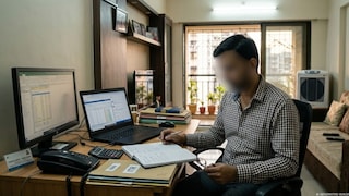 नागपूर : फायनान्स एजंटला घरात घुसून संपवलं, 15 दिवसांपूर्वी आईचा मृत्यू अन्.. नेमकं कारण काय? Mumbai Tak