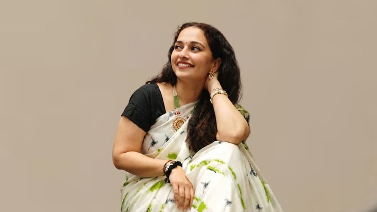 सौंदर्याची खाण, पण बॉयफ्रेंडच्या प्रेमात वेडी, अंघोळीसाठी बाथरूममध्ये गेली अन्... Crime News
