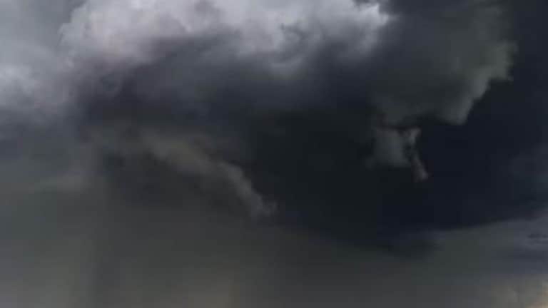 Maharashtra Weather : राज्यातील 'या' जिल्ह्यांत पावसाचा कहर, 15 जिल्ह्यांना मोठा अलर्ट Maharashtra Weather