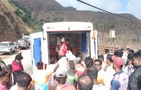 आंबेनळी घाटात भीषण अपघात; स्कॉर्पिओ 800 फूट खोल दरीत कोसळली, 8 जणांचा मृत्यू Ambenali Ghat Accident