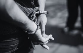 प्रेयसीच्या नादी लागला, सोन्यासारख्या पत्नीला पावडर खाऊ घातली; भयंकर प्रकरण! Crime News