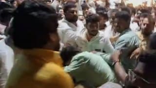 अहिल्याबाईंच्या जयंतीत राडा, पडळकर आणि रोहित पवारांचे कार्यकर्ते तुटून पडले Mumbai Tak