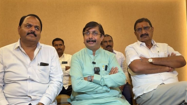 सोलापूर विधानपरिषद : गोरे म्हणाले विरोधकांकडे 16 मतंही नाहीत, आता धैर्यशील मोहितेंचं जोरदार प्रत्युत्तर Dhairyasheel Mohite Patil on Jaykumar Gore