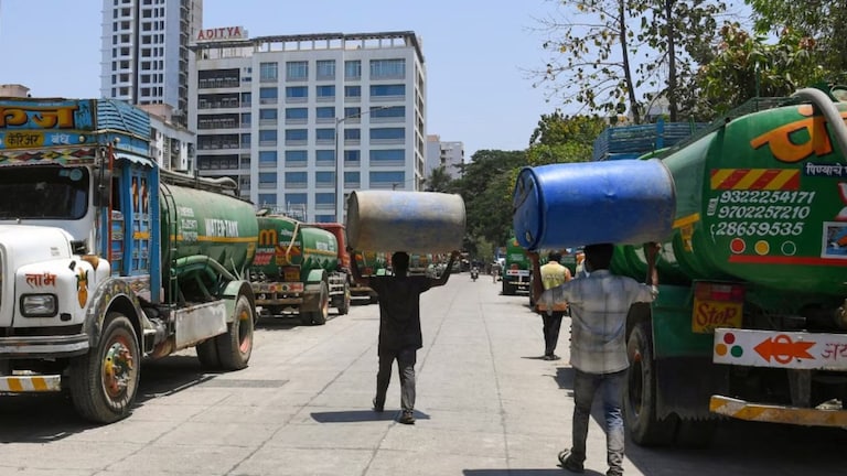 मुंबईची खबर : मान्सूनच्या प्रतिक्षेत असणाऱ्या मुंबईकरांवर पाणीसंकट? कारण काय? Mumbai News