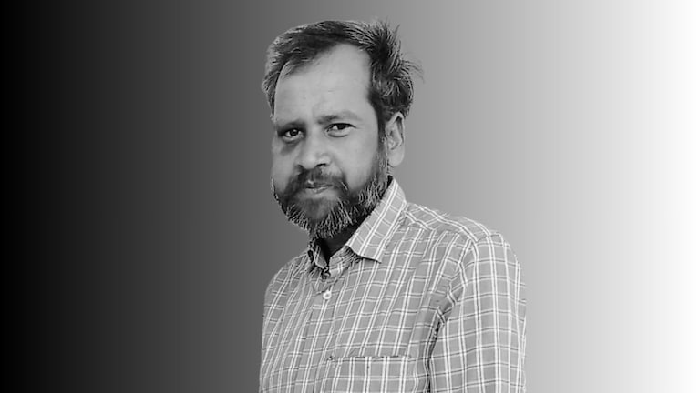 जळगाव हादरलं! क्षुल्लक वादातून 64 वर्षीय वृद्धाची दगडाने ठेचून हत्या,भाच्याने... Jalgaon crime