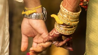 नवरा बायकोच्या हनिमूनला नणंद, सासू-सासरे गेले; बायको रागवली अन्.. Mumbai Tak