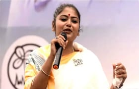 ममता बॅनर्जींना सर्वात मोठा झटका, सयानी घोष देखील बंडखोरांच्या यादीत सामील Saayoni Ghosh