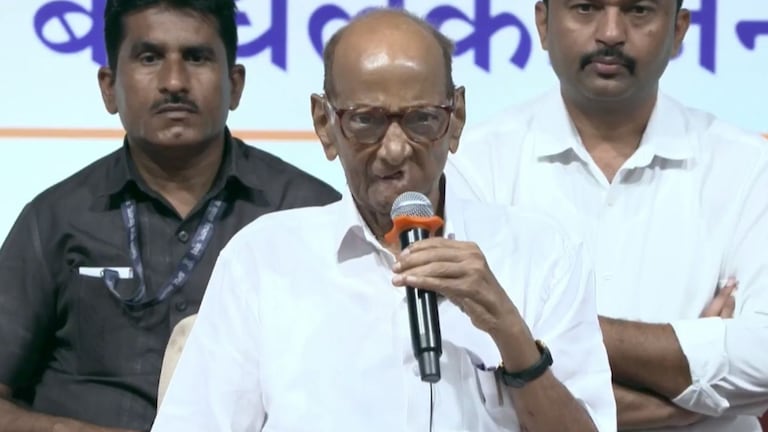 शरद पवारांनी गिरीश महाजनांना सुनावलं, नेमकं काय घडलं? Sharad Pawar