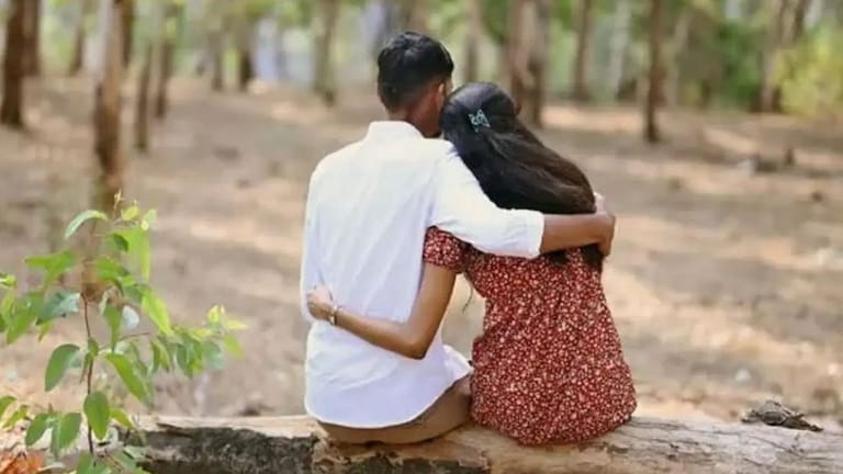 गर्लफ्रेंडच्या नादात वेडा झाला, पोटच्या जुळ्या मुलींसह आणखी एका लेकीसोबत क्रूर कृत्य crime news