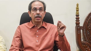 मातोश्रीवरील बैठकीत 9 पैकी 4 खासदार प्रत्यक्ष उपस्थित, बाकीचे कुठे होते? Mumbai Tak