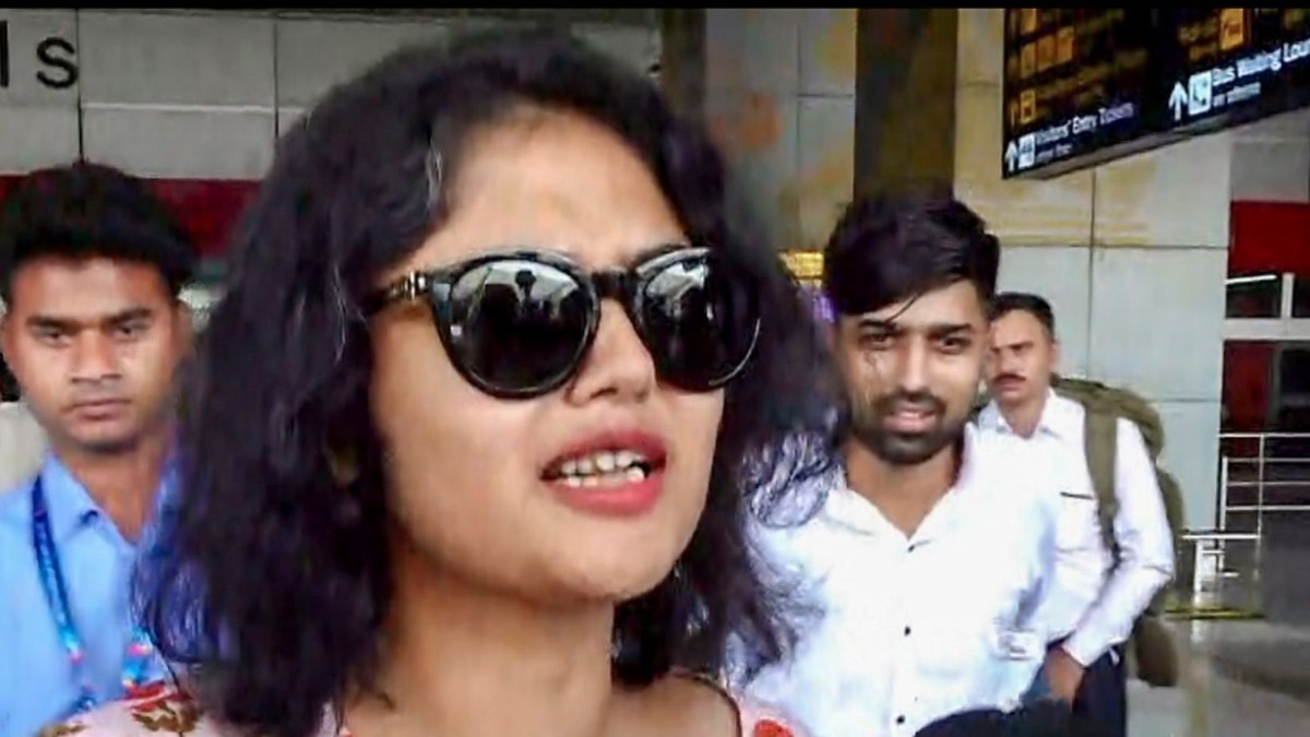 ‘चड्डी बनणार नाही..’, असं का म्हणत होतात? पत्रकारांच्या प्रश्नावर सायोनी घोष काय म्हणाल्या? VIDEO 