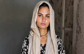 प्रेयसीला डोकं मांडीवर ठेवायला लावलं, कुरवाळलं अन्...हॉटेलच्या रुममध्ये मोठं कांड Crime News
