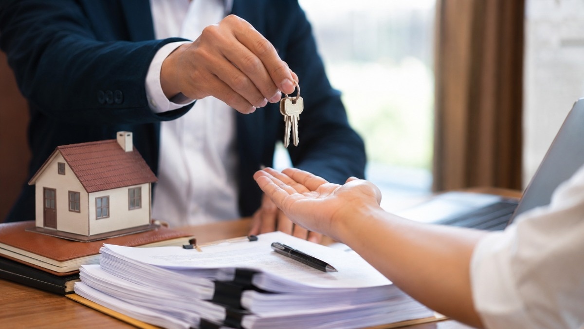 personal finance do not proceed with transaction when buying a resale flat without verifying these 14 important documents