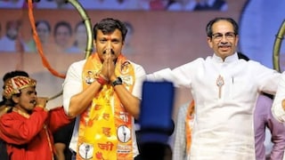 ठाकरेंची साथ सोडल्यानंतर ओमराजेंची पहिली प्रतिक्रिया, पक्षांतराची कारणे सांगितली! Mumbai Tak