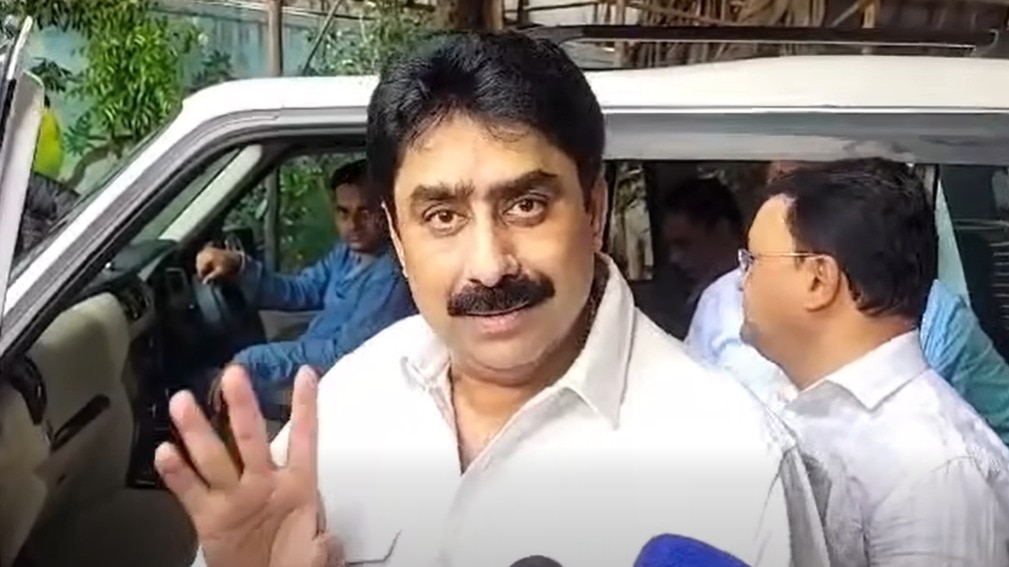 shinde shiv sena mp sanjay dina patil ranted hurled filthy abuse at journalists and issued threats full video