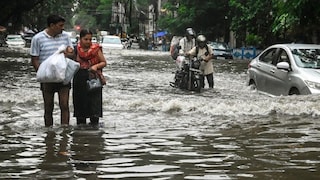 नवी मुंबईच्या रस्त्यांना नाल्याचं स्वरुप, पावसानं बेदम झोडपलं Mumbai Tak