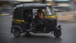 रिक्षा छेडछाड अन् अश्लील चाळे..., महिलांनी भर रस्त्यात दिला चोप nalasopara crime news