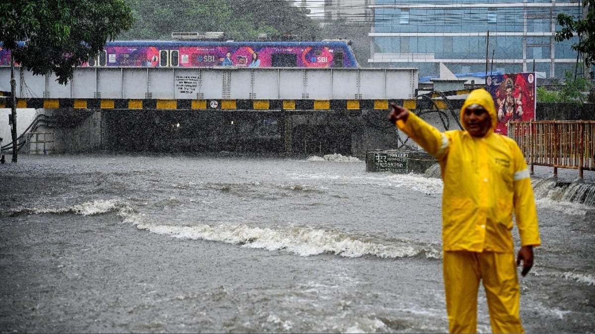 Mumbai Rain Update : मुंबईत पावसाची बॅटिंग सुरुच, अंधेरी सबवे बंद, IMD चा महत्त्वाचा इशारा