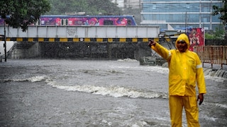 Mumbai Rain Update : मुंबईत पावसाची बॅटिंग सुरुच, अंधेरी सबवे बंद; IMD चा महत्त्वाचा इशारा Mumbai Tak