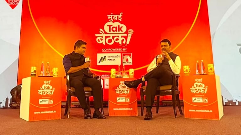 2 खासदारांना भाजपमध्ये यायचं होतं, पण फडणवीसांनी रोखलं, CM साहेबांनीच सांगितली सगळी Inside स्टोरी! shiv sena ubt 2 mps wanted to join bjp but fadnavis stopped them cm himself revealed the entire inside story