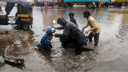 मुंबईची खबर : मुंबईत पावसाची जोरदार बॅटिंग, जनजीवन विस्कळीत, हाय टाइडचा इशारा Mumbai Monsoon Update