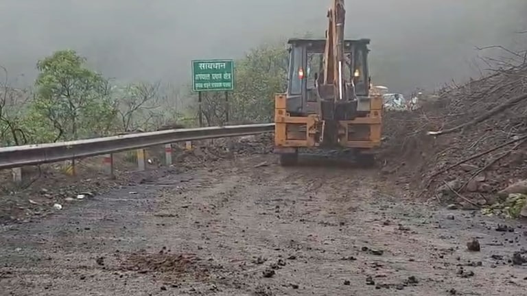 सातारा जिल्ह्यात धुवाधार पाऊस, दोन दिवस रेड अलर्ट; आंबेनळी घाट वाहतुकीसाठी बंद Satara Rain Update