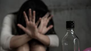 वाढदिवस साजरा करायला मित्राच्या घरी गेली अन् घडलं भयानक, पाच जणांना अटक Mumbai Tak