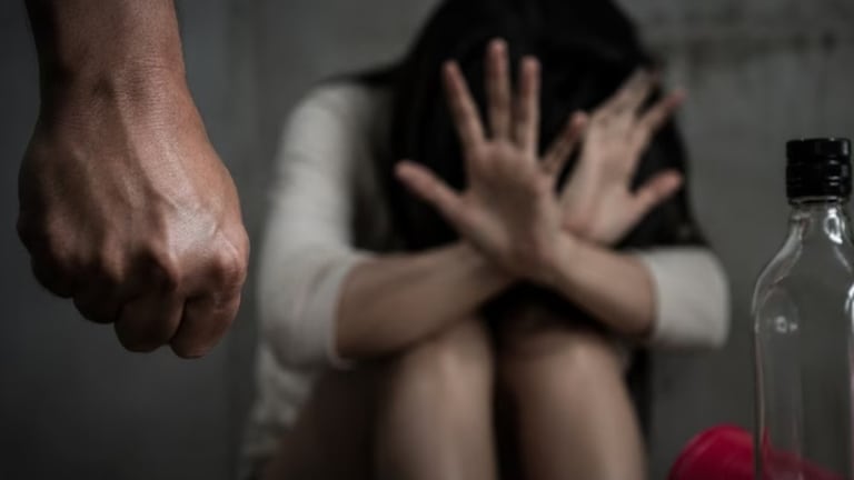 मुलगी तरुणाला भाऊ मानायची, मैत्रिणीच्याच भावाने केला लैंगिक अत्याचार crime News