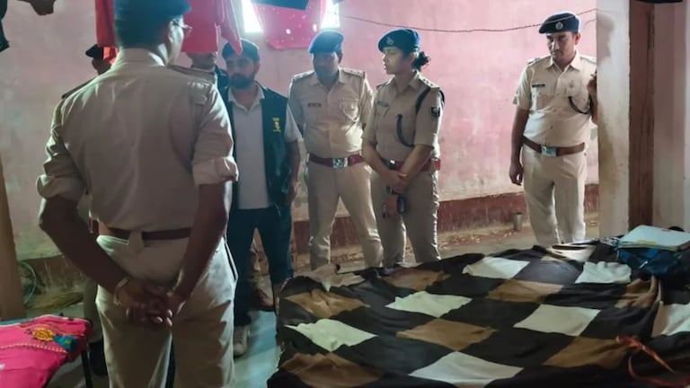 10 वर्षीय विद्यार्थ्याचा हॉस्टेलमध्ये संशयास्पद मृत्यू, दोन शिक्षकांना अटक Crime News