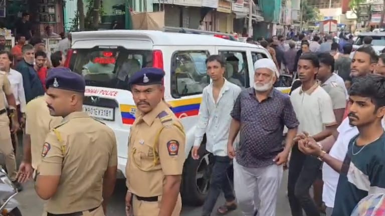 मुंबईत 9 वर्षीय मुलीवर वॉचमनचा अत्याचार, गोडाऊनमध्ये नेलं अन्.. Mumbai Crime News
