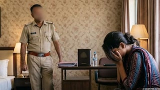 छत्रपती संभाजीनगर : खाकी वर्दीला बट्टा! 48 वर्षीय महिलेवर पीएसआयने केला बलात्कार Mumbai Tak