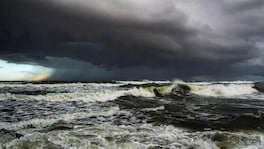 Maharashtra Weather : राज्यातील वातावरण फिरलं, 'या' जिल्ह्यांत वरुणराजाचं रौद्ररूप Maharashtra Weather Update