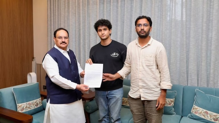 CJP वाले मंत्री महोदयांना ऑफिसमध्ये जाऊन भेटले, 'या' 3 गोष्टी सांगितल्या अन्... dharmendra pradhan resignation sonam wangchuk release and compensation cjp puts forward three demands