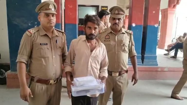 महिलेसोबत 'तसल्या' अवस्थेत शेजाऱ्याला दिसला, अन् आयुष्याचा शेवट झाला, नेमकं काय घडलं? kanpur farmer murder