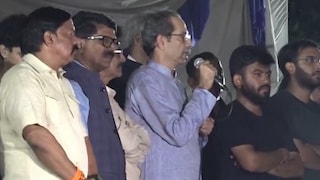 उद्धव ठाकरे अचानक रात्रीच पोहचले जंतर-मंतरवर, दिपकेच्या पाठीवर थाप अन् घणाघाती भाषण! जसंच्या तसं.. Mumbai Tak