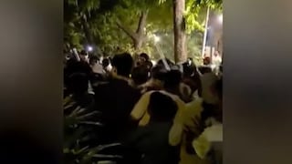 दिल्ली: जंतर मंतरजवळ रात्री अचानक दगडफेक, पोलीस आणि आंदोलक पुन्हा आमनेसामने Mumbai Tak
