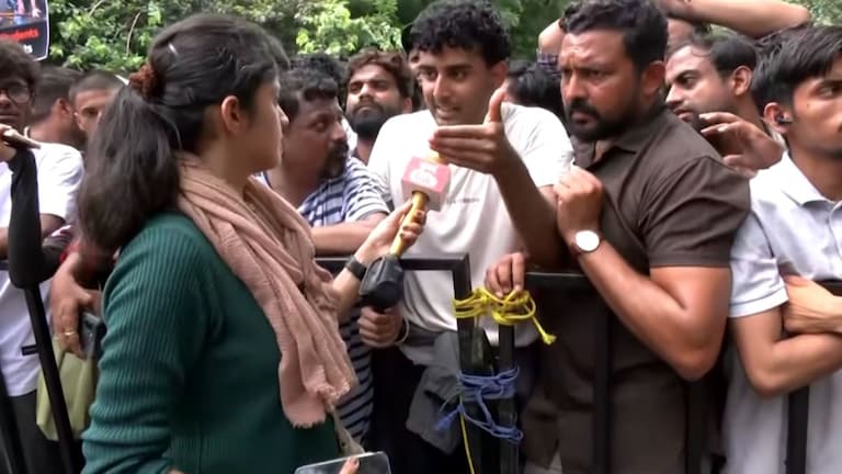 UK तून मराठी तरुण थेट दिल्लीत.. आंदोलनात इंग्लिशमध्ये धडाधड काय बोलला? CJP Jantar Mantar Protest